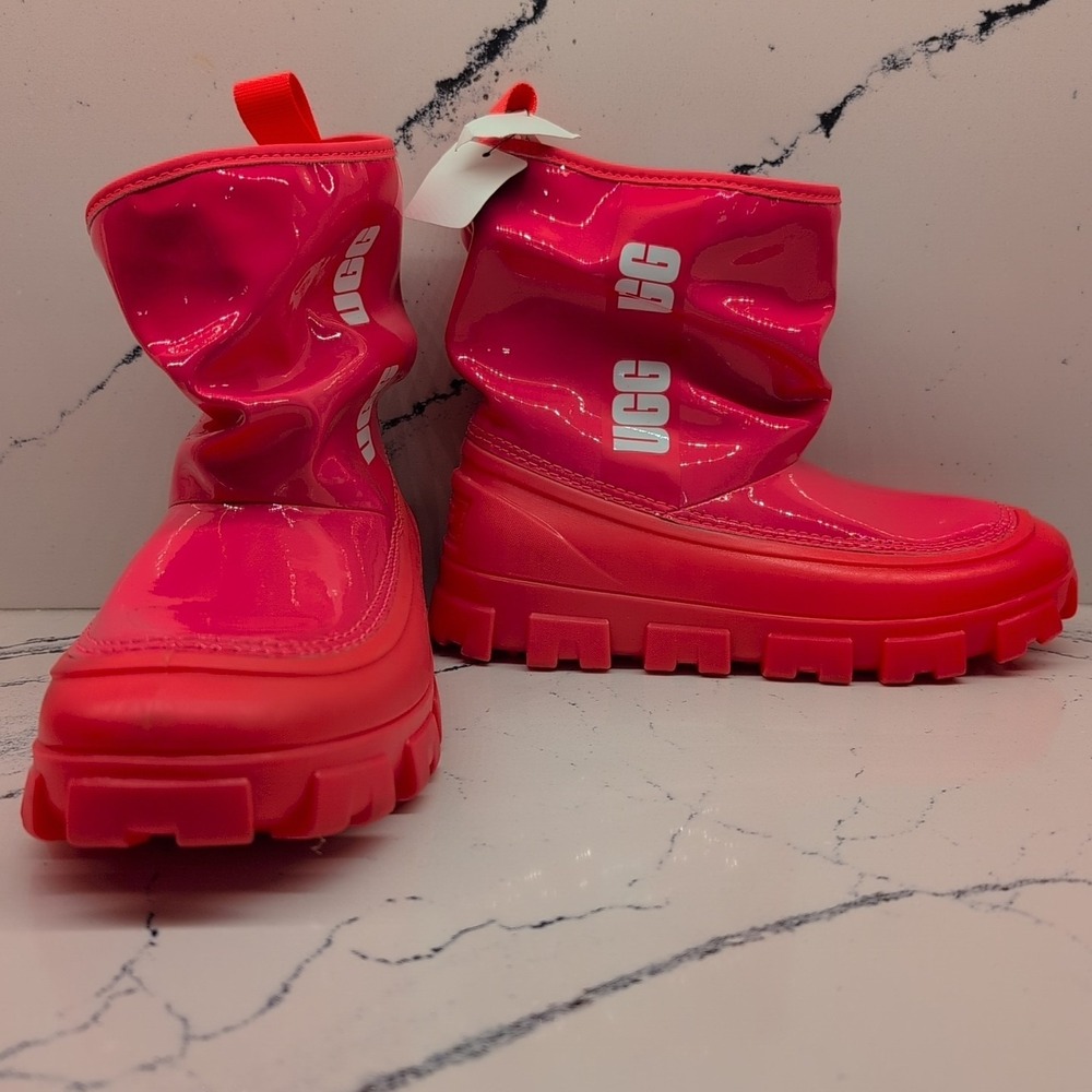 UGG KIDS CLASSIC BRELLAH MINI SUPER CORAL KIDS SIZE‎ US 4 NEW